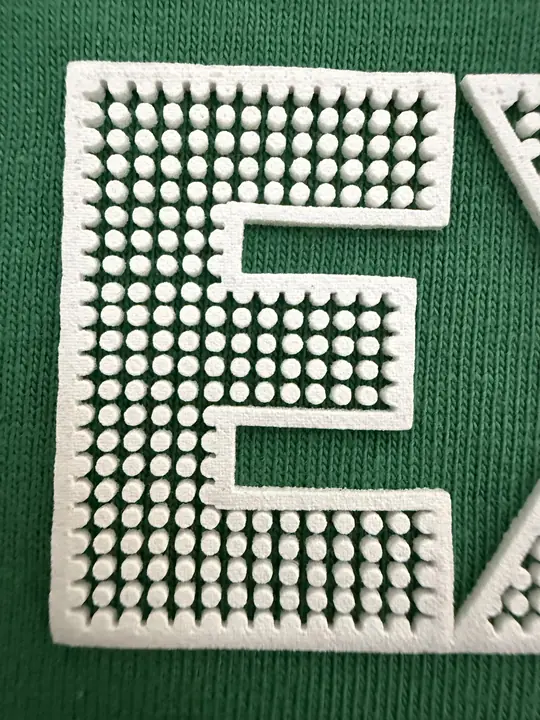 High density: relieve alto y bordes nítidos