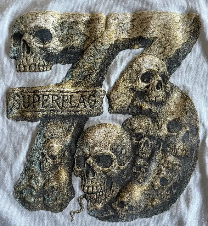 Superflag · Efecto piedra